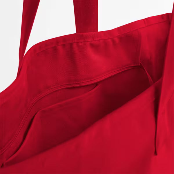 Detail des Reißverschlusses am übergroßen, strapazierfähigen Canvas-Jutebeutel, Zipper aus gleichem Stoff und eingefasste Kanten