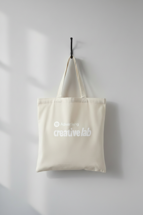 Creative lab -lyhytkahvainen kangaskassi koukussa