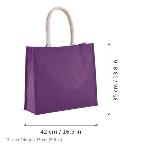 Luumunvioletti juuttinen rantalaukku omalla painatuksella, 330 g/m², 42 × 35 cm ja 15 cm:n levike, mittakuvassa leveys ja korkeus