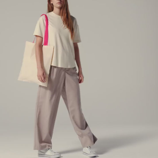 Natural w. Fuchsia Pink Handles: Tote Bag with Custom Print (140 g/m², 38×42 cm) – video