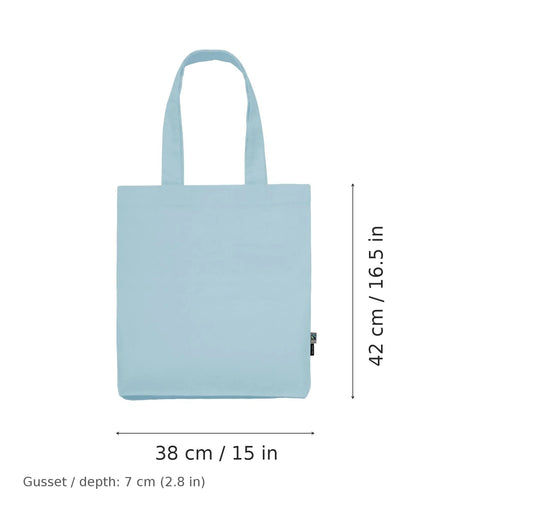 Lyseblå mulepose i økologisk twill med eget tryk, 210 g/m², 38 × 42 cm med 7 cm kile, vist med mål for bredde og højde