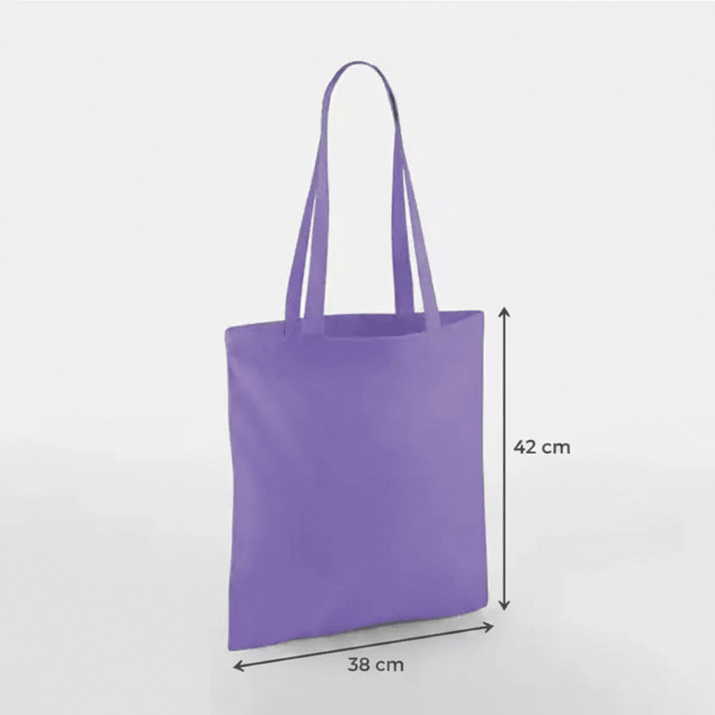 Violett tygkasse i bomull med långa handtag och eget tryck, 38 × 42 cm, med höjd- och breddmått utmärkta